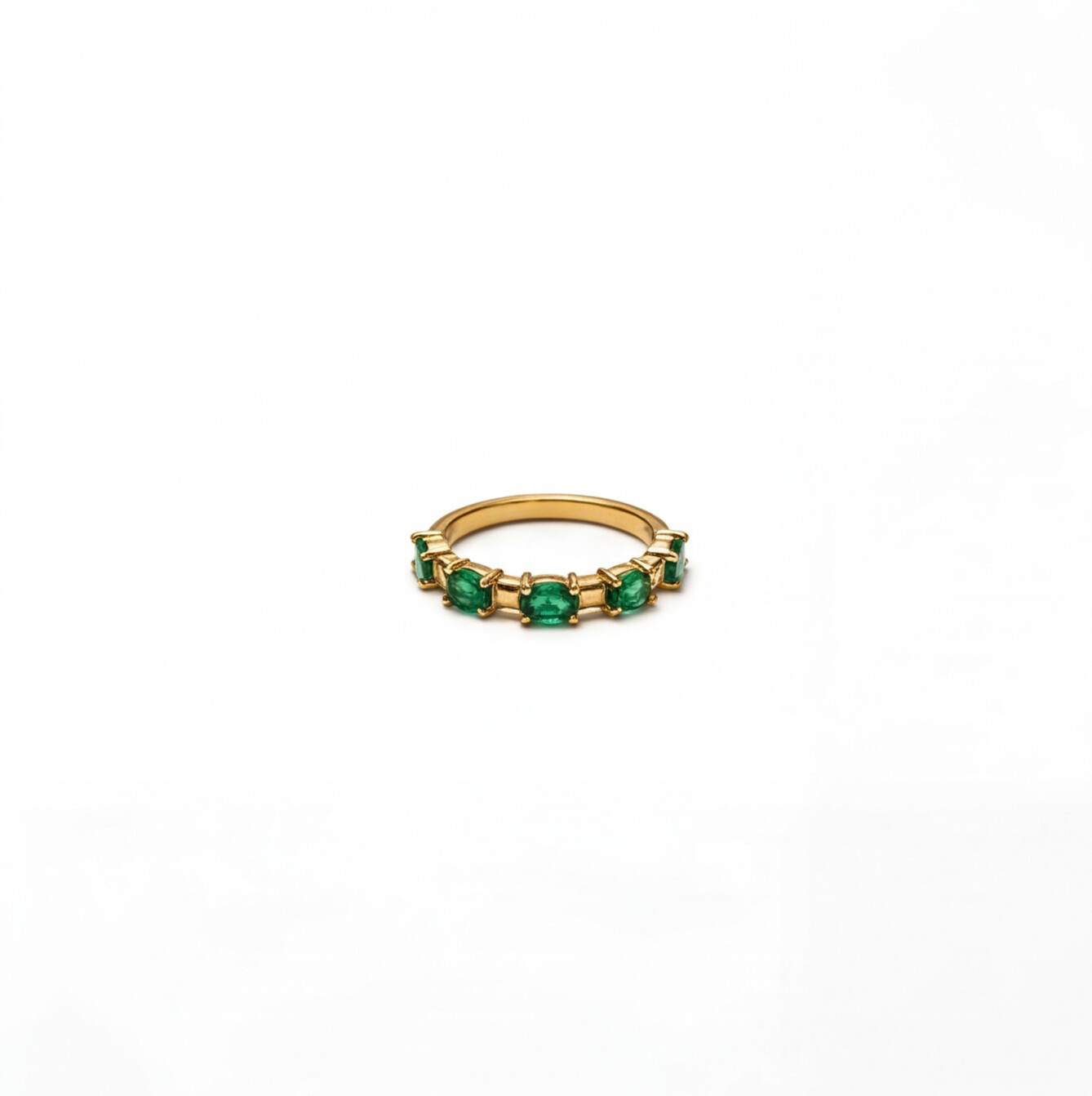 Anel em ouro 18k com esmeraldas