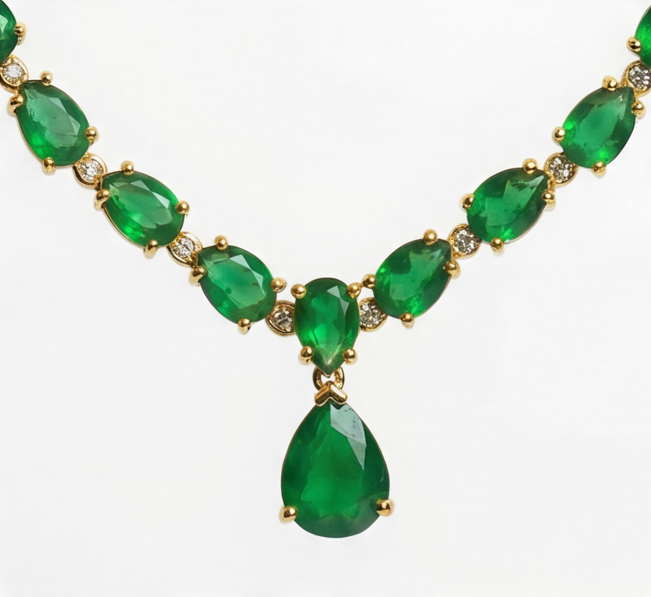 Colar em ouro 18k com esmeraldas e diamantes